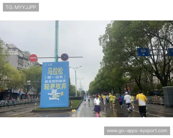 女子半程马拉松雨战完赛率仍高达95%,女子半程马拉松全国纪录
