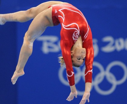 开云体育官方入口-《王者荣耀》官方推出全新皮肤系列，粉丝争相购买，王者荣耀现售皮肤