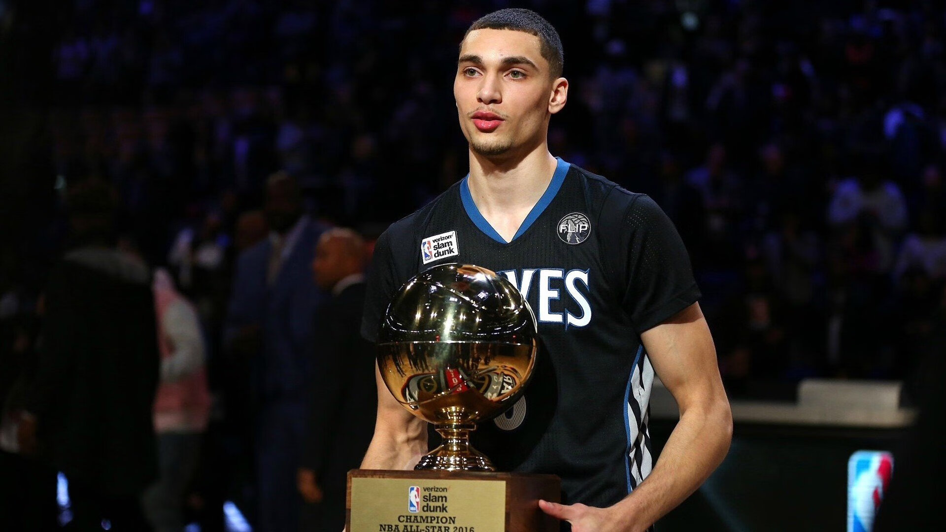 《堡垒之夜》官方推出新竞技模式,战术丰富多变,《堡垒之夜》游戏玩法